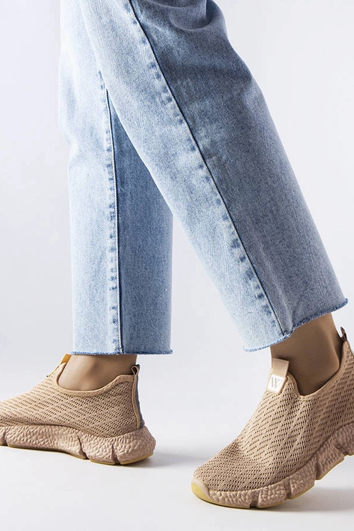 Yellville beežid libisevad tossud