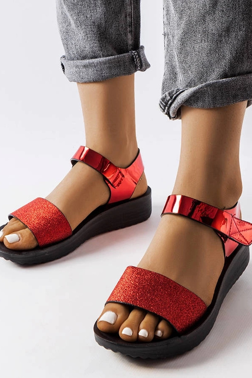 Punased sandaalid Glow