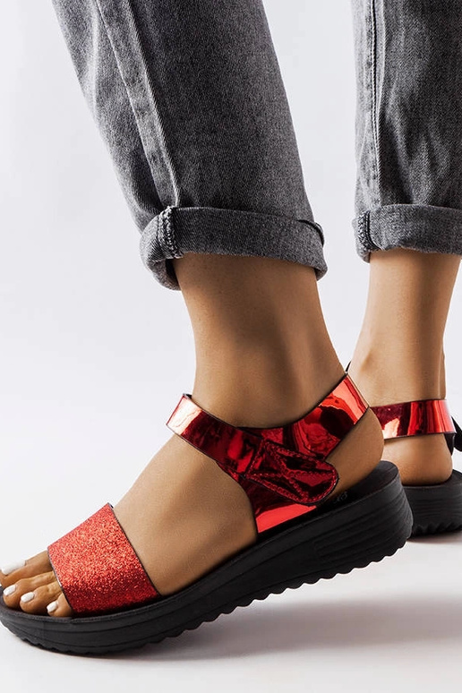 Punased sandaalid Glow