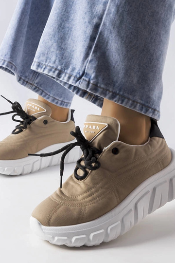 Tumebeežid Aisys tossud