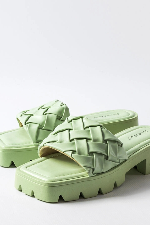 Lora rohelised traktori tallaga plätud