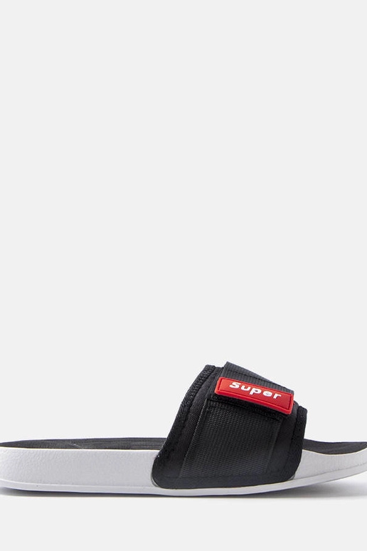 Alley mustad takjapaelaga...