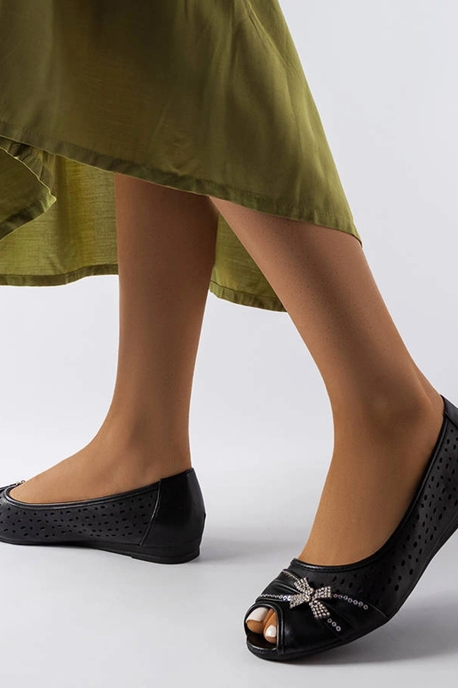 Ažuursed mustad balletikorterid...