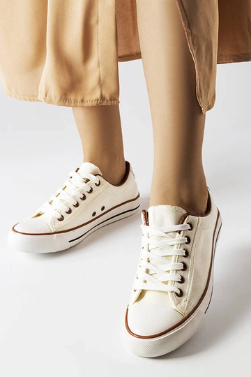 Mascherone valgest kangast...