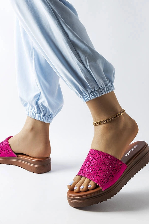 Tumeroosad ažuursed muulad...