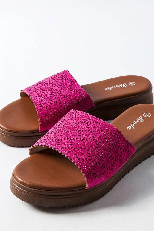 Tumeroosad ažuursed muulad...