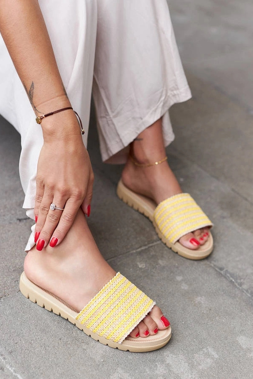 Capovalle Kollased põimitud plätud