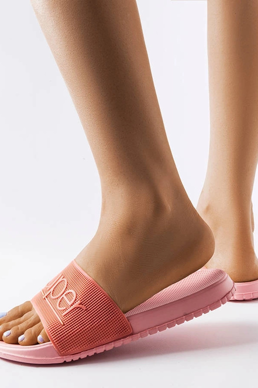 Roosad Azelio kummist plätud