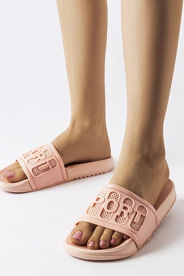 Moiariello roosad kummist...