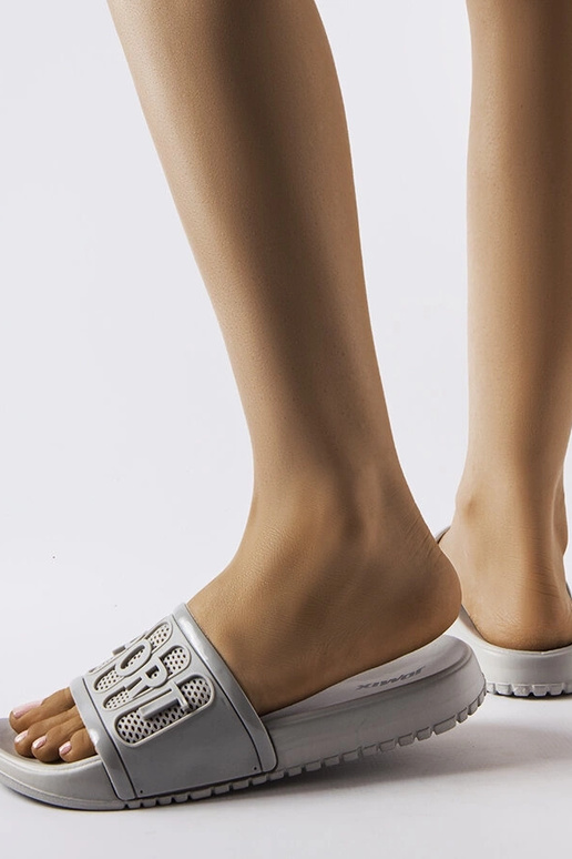 Moiariello hallid kummist plätud