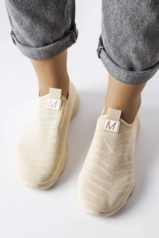 Beežist kangast naiste spordijalatsid...