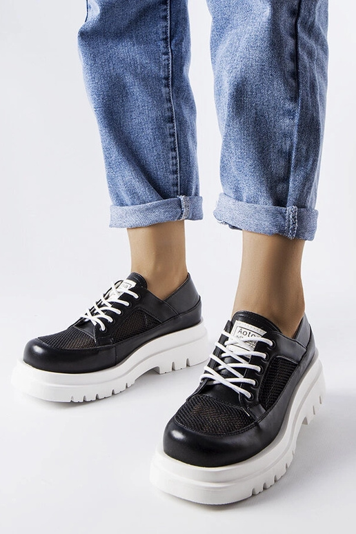 Mustad ažuursed massiivsed Tasmini...