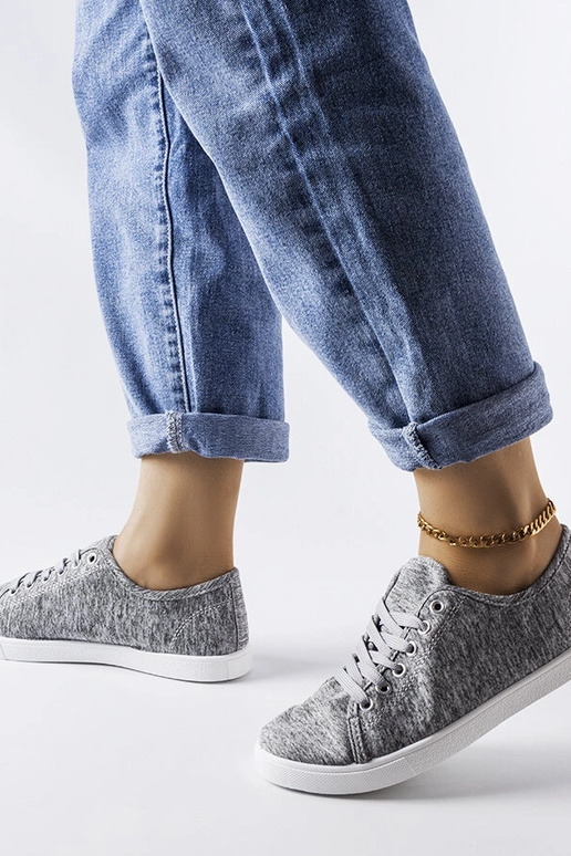 Hallist kangast tossud Razan