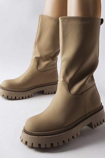 Pruunid mattpinnaga kõrged... 2