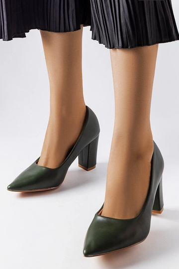 Maurelle rohelised kontsaga pumbad