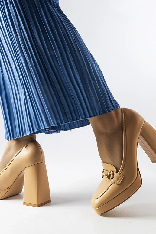 Beežid pumbad geomeetrilise kontsaga...