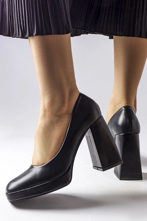 Mustad Mailly kõrge kontsaga pumbad