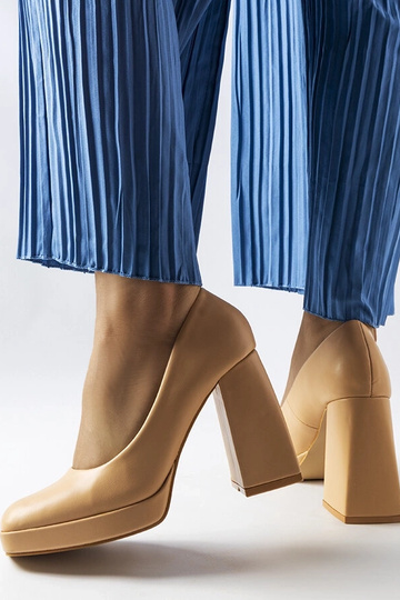 Beežid pumbad kõrge...