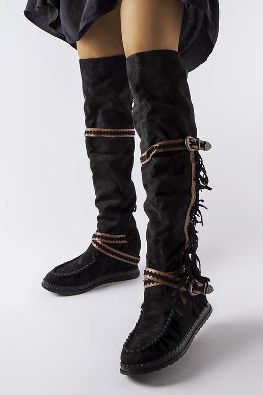 Mustad kiilsaapad Novella