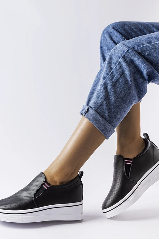 Mustad Dionisia kiiltossud