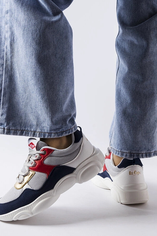 Naiste hallid spordijalatsid...