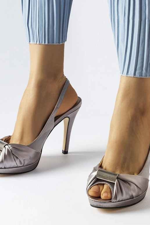 Crispina helehallid kõrge kontsaga...