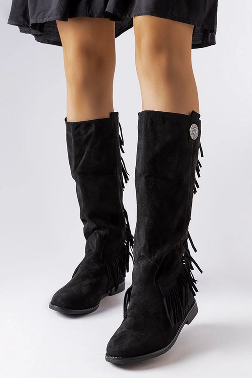 Mustad saapad kaetud kiiluga Lecore