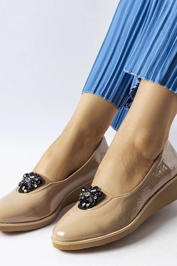 Mellori kaunistusega beežid...