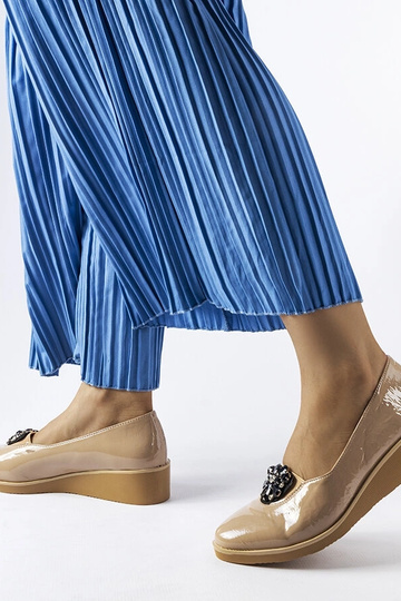 Mellori kaunistusega beežid... 2