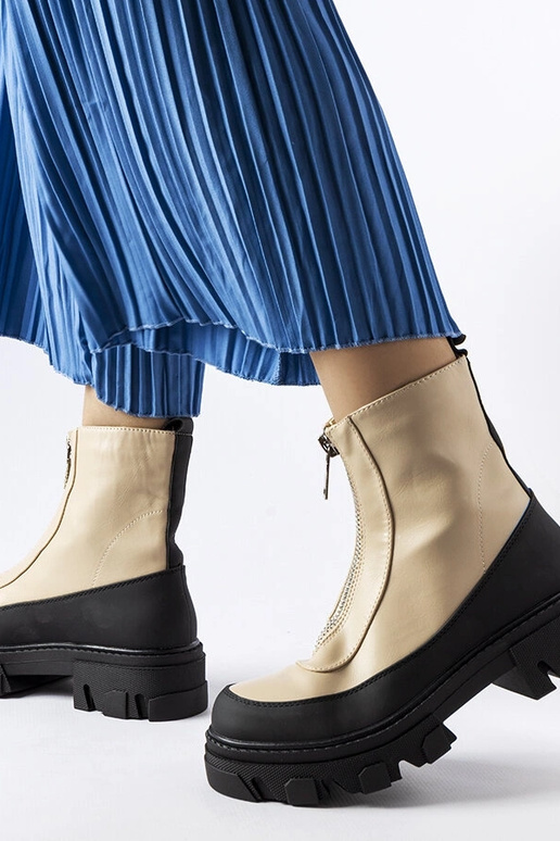 Beežid naiste poolsaapad paksu talla...