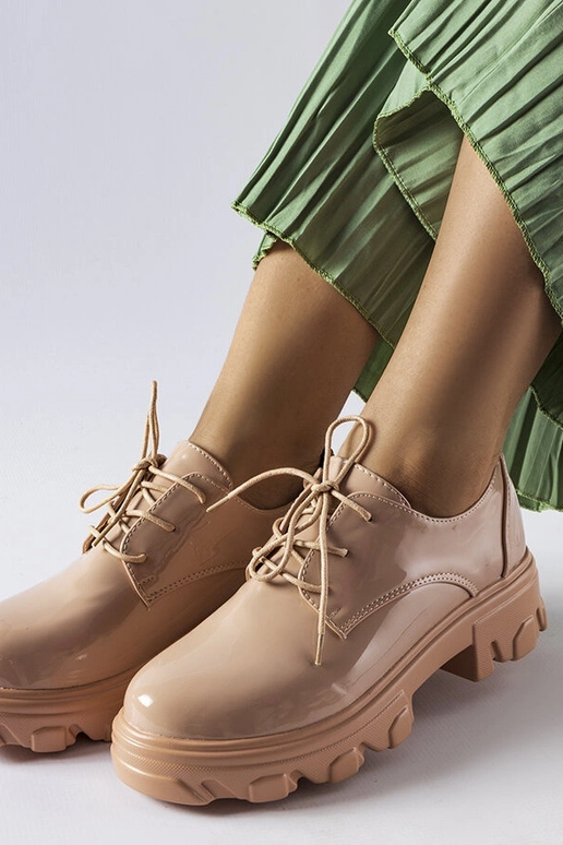 Kelly beežid lakknahast kingad