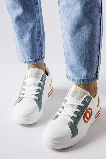 Valged värviliste... 2