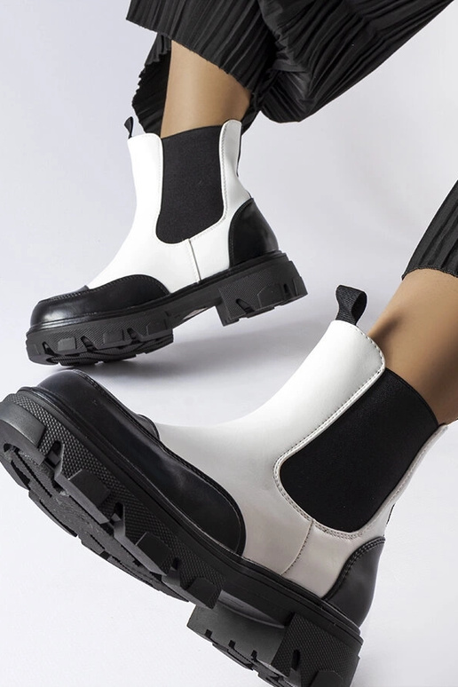 Albany mustad ja valged libisevad saapad