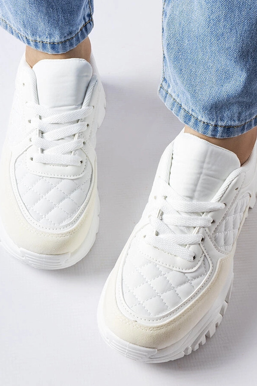 Valged sportkingad hõbedase...