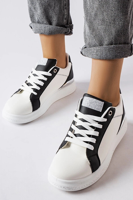 Mustvalged hõbedase aktsendiga Palais...