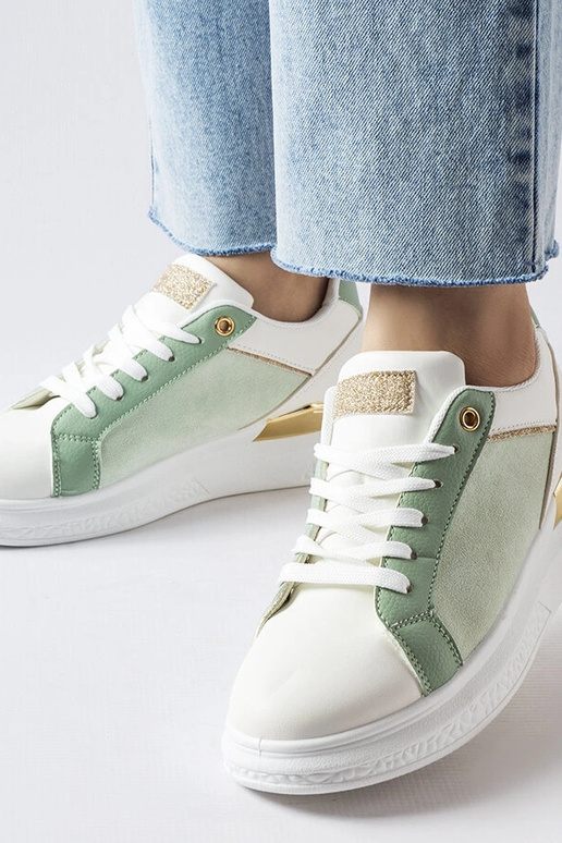 Valged ja rohelised kingad kuldse... Valged ja rohelised kingad kuldse...