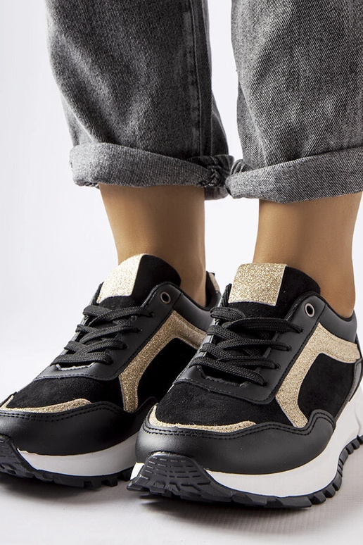 Mustad tossud sädeleva kaunistusega...