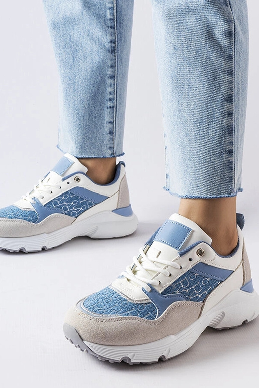 Sinised ja valged hõbedase detailiga... Sinised ja valged hõbedase detailiga...