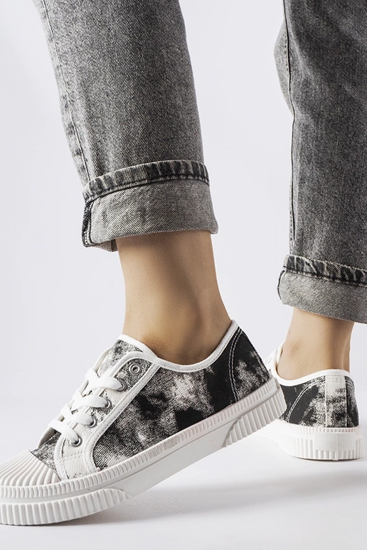 Black Clavet pleekinud tossud