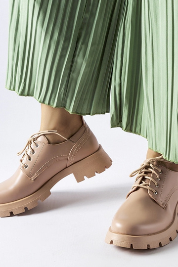 Beežid Charlestoni...