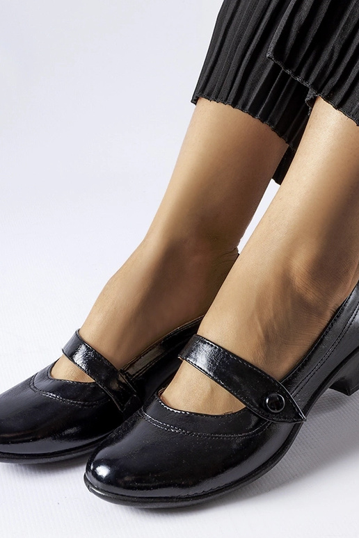 Mustad madala kontsaga pumbad Simi