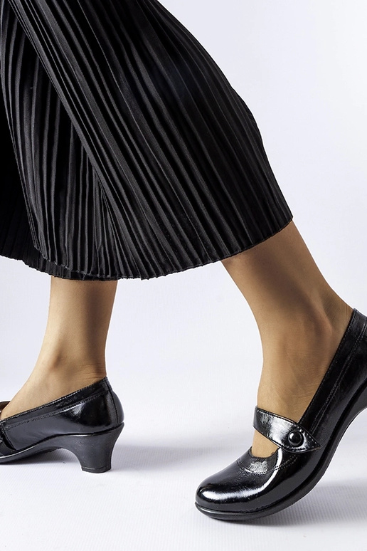 Mustad madala kontsaga pumbad Simi