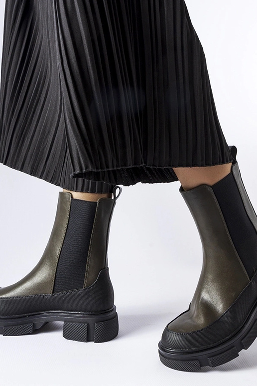 Faisali rohelised ja mustad libisevad...