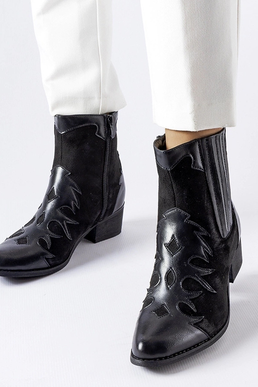 Mustad kauboisaapad väikese kontsaga...