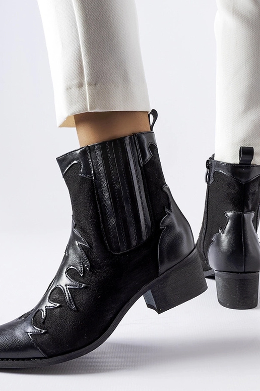 Mustad kauboisaapad väikese kontsaga...