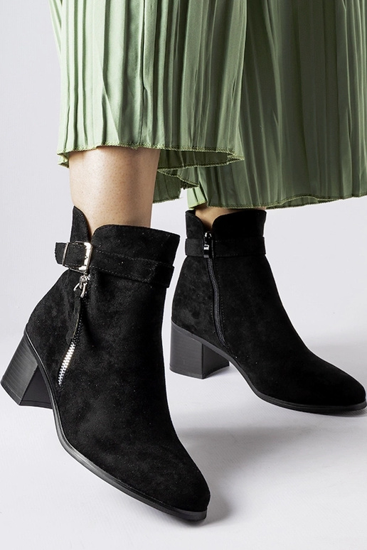 Mustad poolsaapad madala kontsaga Bédard