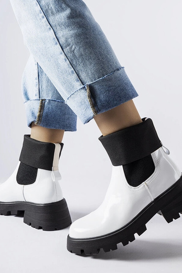 Breolungi valged libisevad... 2