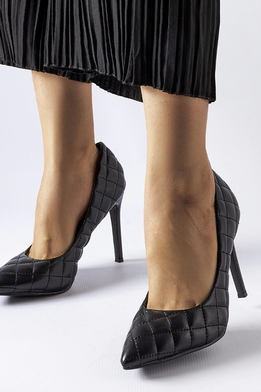 Mustad Valtina tepitud kontsad