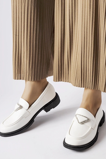 Valged mokassiinid...