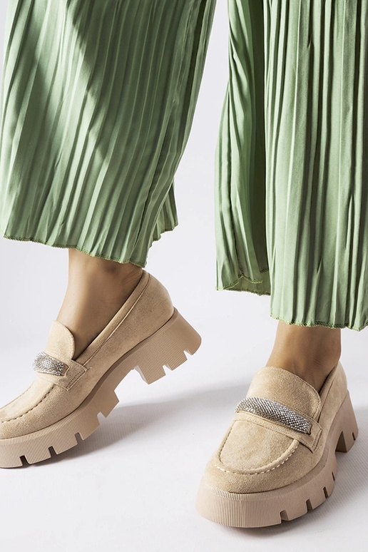 Massiivse tallaga Macario beežid...